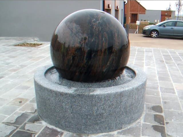 Fontaine Boule Flottante GAUCHY Fontaine Boule Flottante GAUCHY